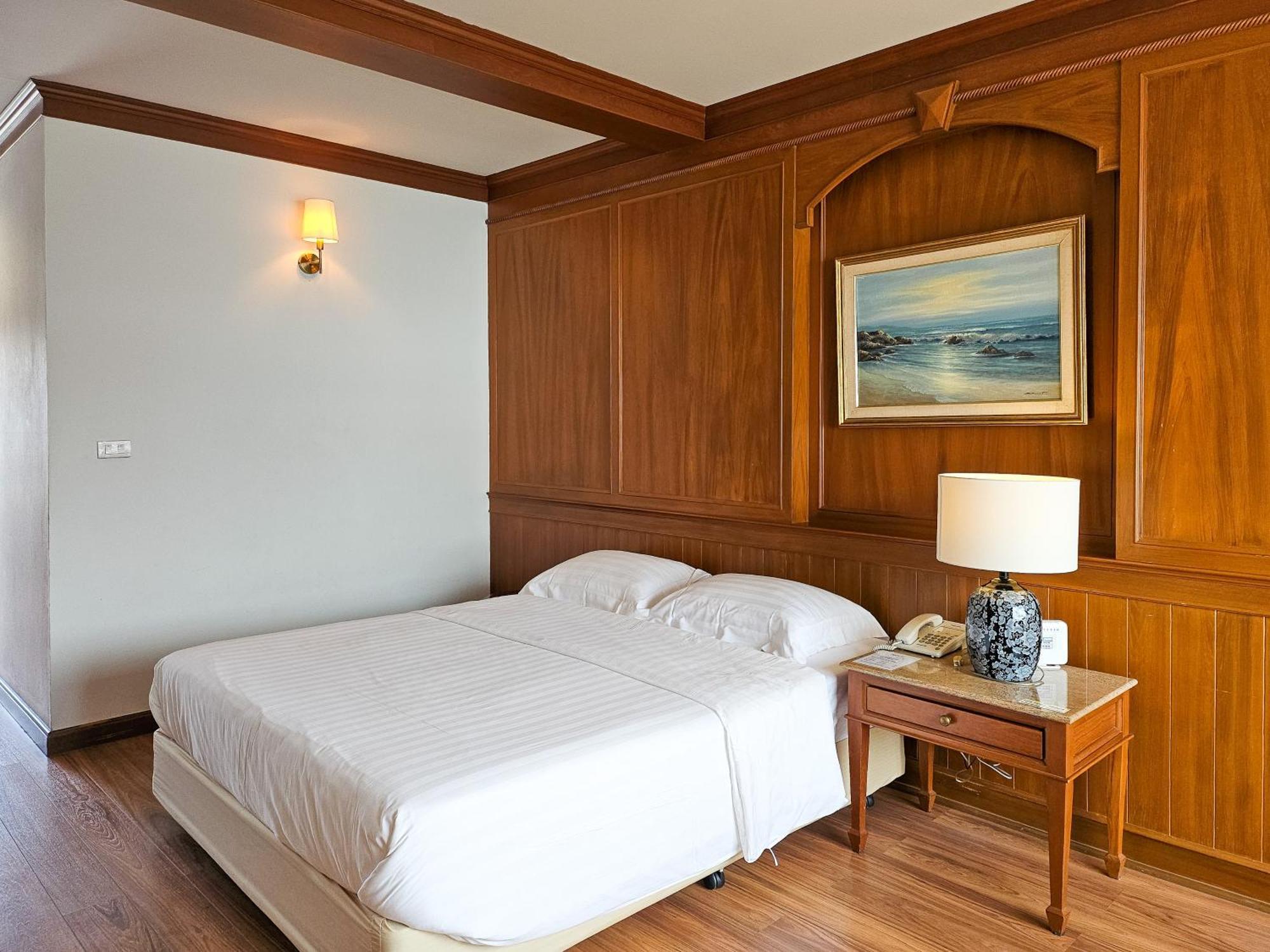 Sirin Hotel HHQ Exterior photo